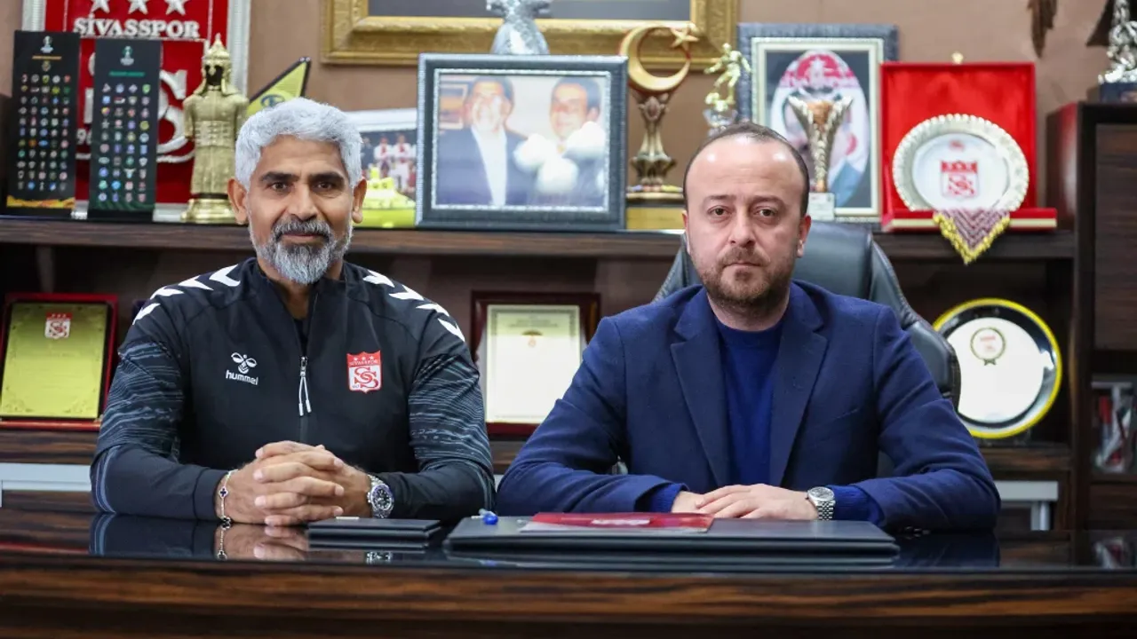 Kocaelispor'un Eski Teknik Direktörü İsmet Taşdemir 1. Lig’e Döndü: Sivasspor’la Anlaştı