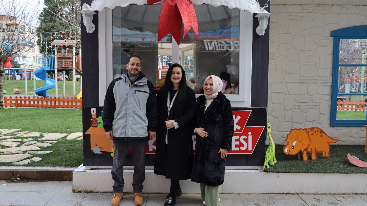 İzmit Belediyesi Oyuncak Kütüphanesi’nde Oyuncak Kardeşliği Başladı