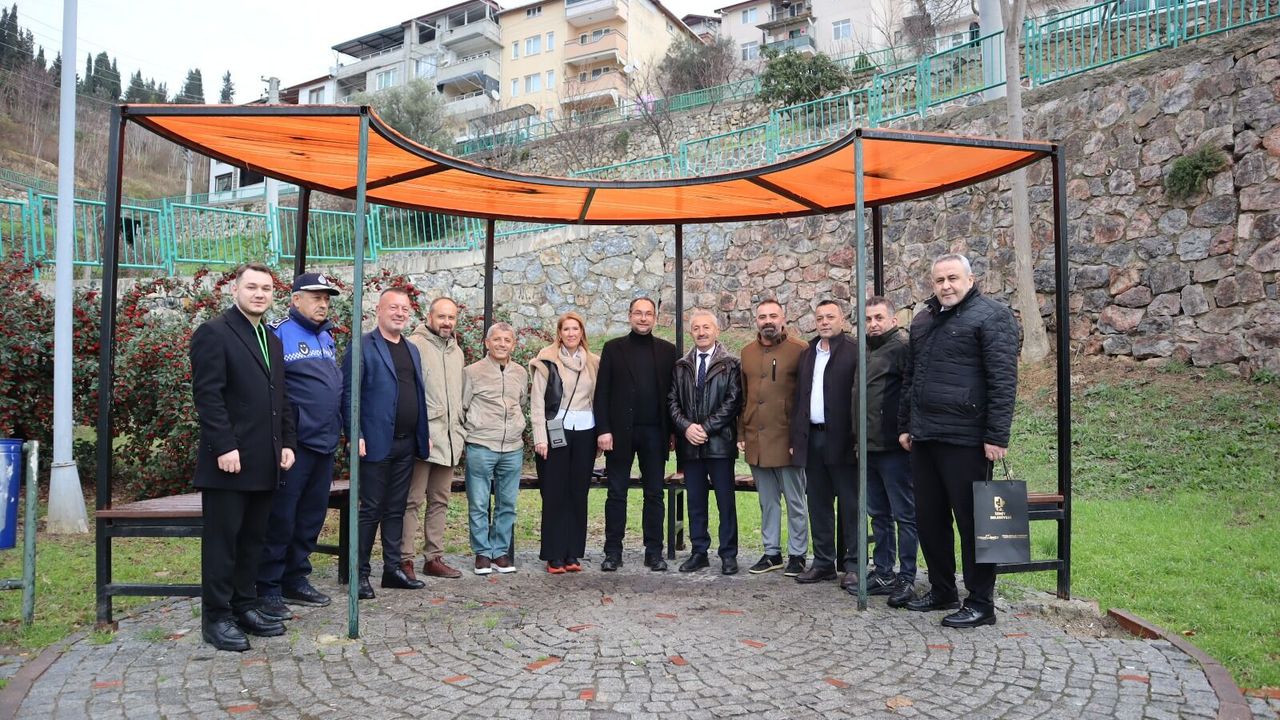 İzmit Belediyesi Veliahmet Mahallesi’nde Sahaya İndi