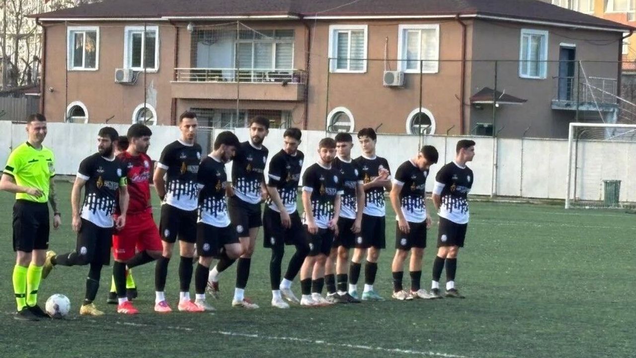 İzmit GB genç kadrosuyla zirve takibinde