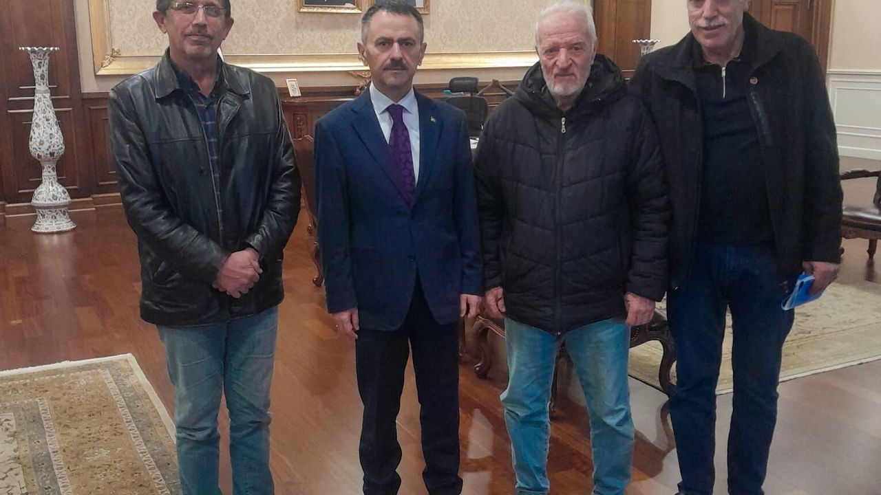 Karamürsel Osmaniye Muhtarı Hüseyin Ünal, Vali Aktaş’ı Ziyaret Etti