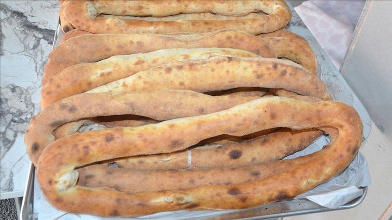 Karamürsel’de “Simit Dolma” Geleneği Yoğun Talep Üzerine Devam Edecek
