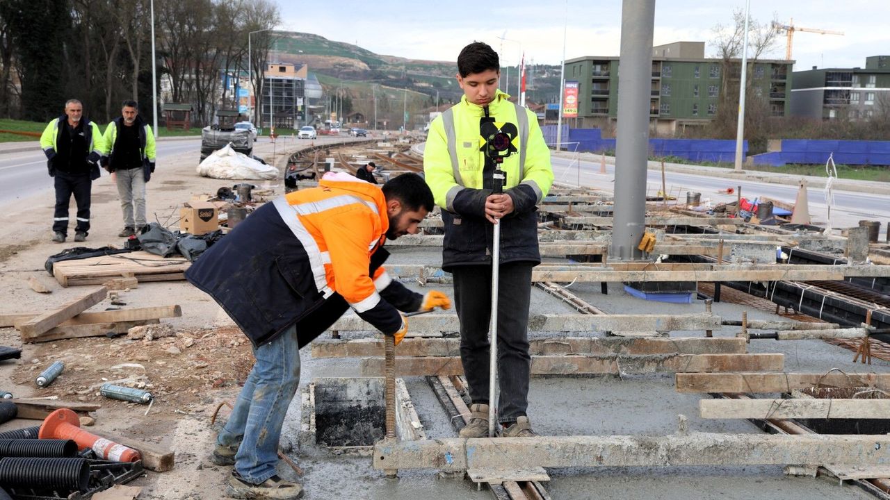 İzmit ve Kartepe, demir ağlarla bağlanıyor