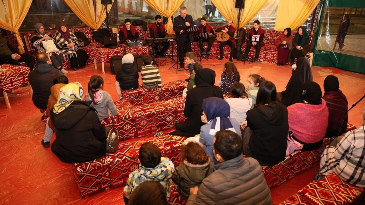 Kartepe Kent Meydanı’nda Manevi Bir Akşam