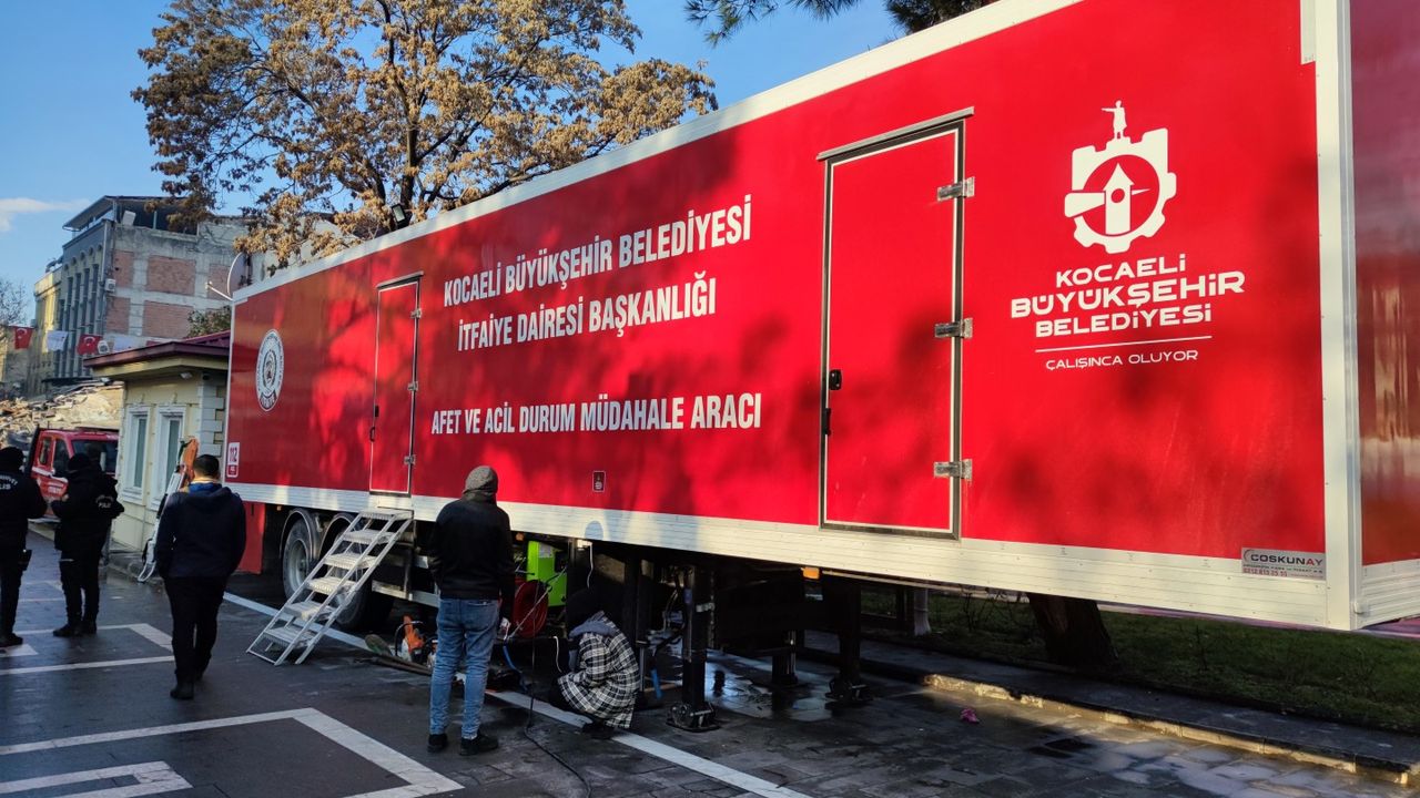 Asrın felaketinde Kocaeli Büyükşehir sahadaydı: Hatay’a uzanan dayanışma