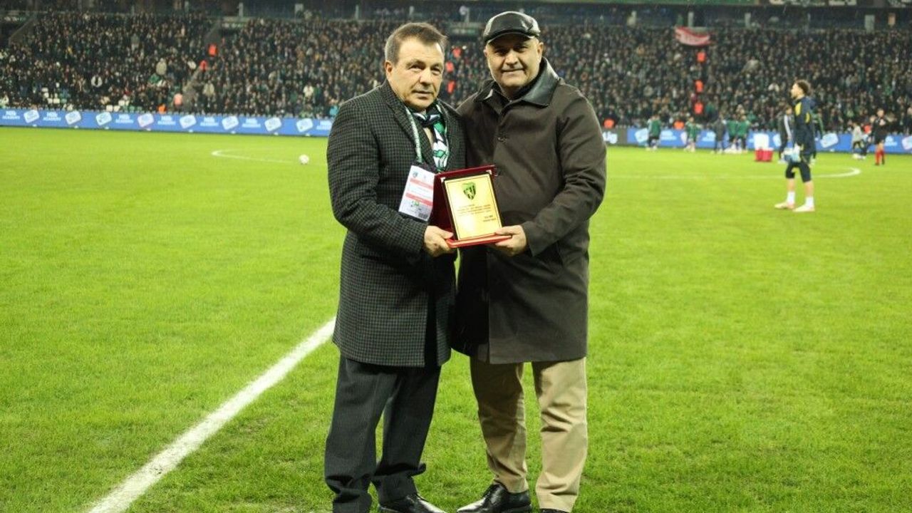 Kocaelispor efsanesine vefa: Orhan Görsen onurlandırıldı