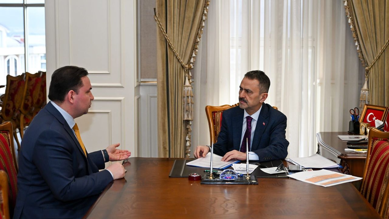 Kocaeli Üniversitesi Öğretim Görevlisi Yavuzyiğit’ten Vali Aktaş’a Ziyaret