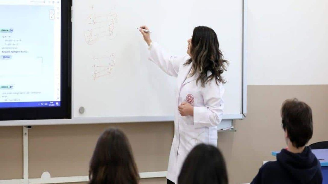 MEB’den Öğretmenlere Müjde: 10 Bin Atama Hemen Yapılacak