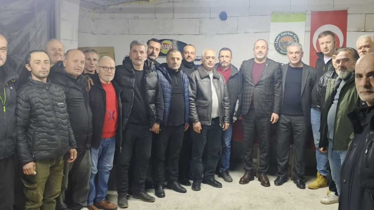 MHP İzmit’te sahada: İlker Kazan mahalle mahalle ziyaret ediyor