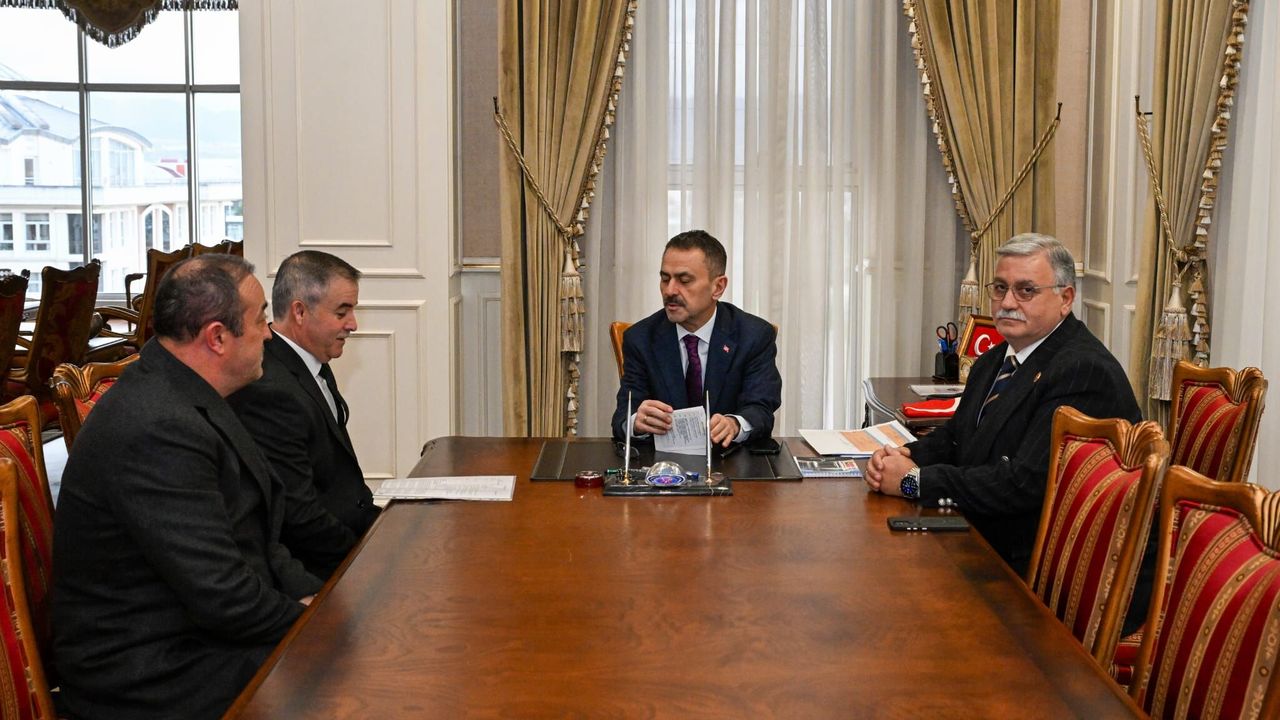 Vali Aktaş, Muhtarlarla Mahalle Sorunlarını Görüştü