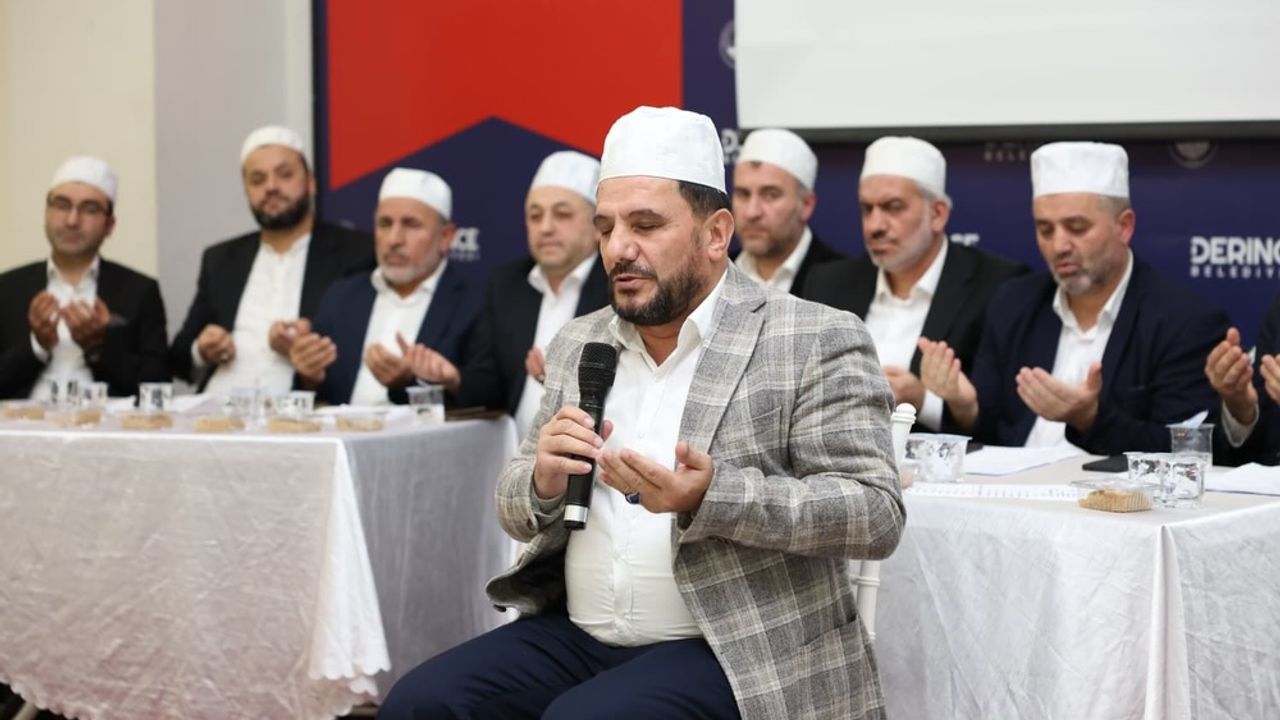 Derince’de deprem şehitleri dualarla anıldı