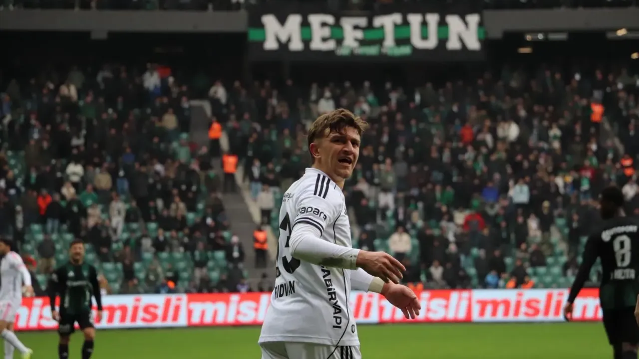 Rıdvan Yılmaz’ın “Sus” İşareti Statta Gerginliği Tırmandırdı