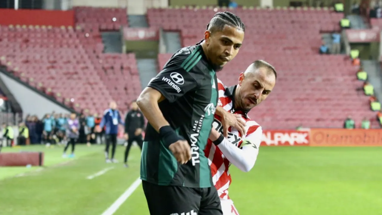 Rivas, Fenerbahçe maçı öncesi ilk 11’e göz kırpıyor