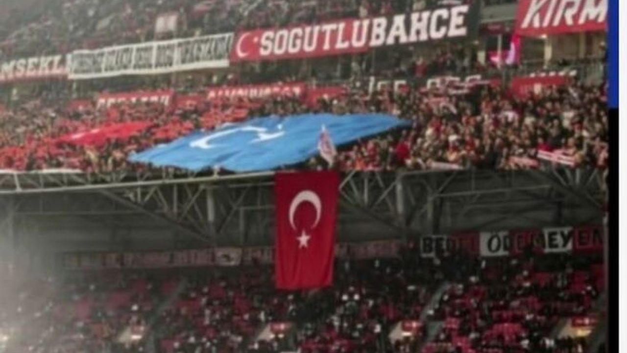 Doğu Türkistan için Samsun’da tribünlerden farkındalık çağrısı