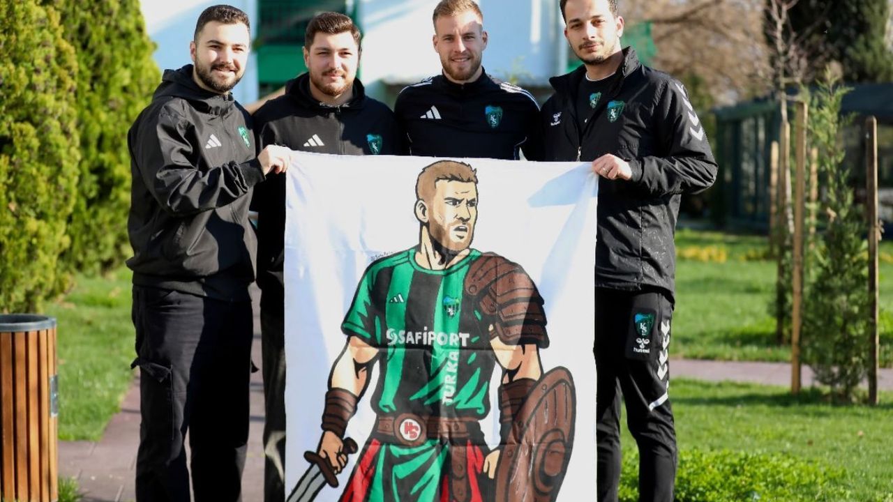 Kocaelispor Taraftarından Smolcic’e Özel Pankart