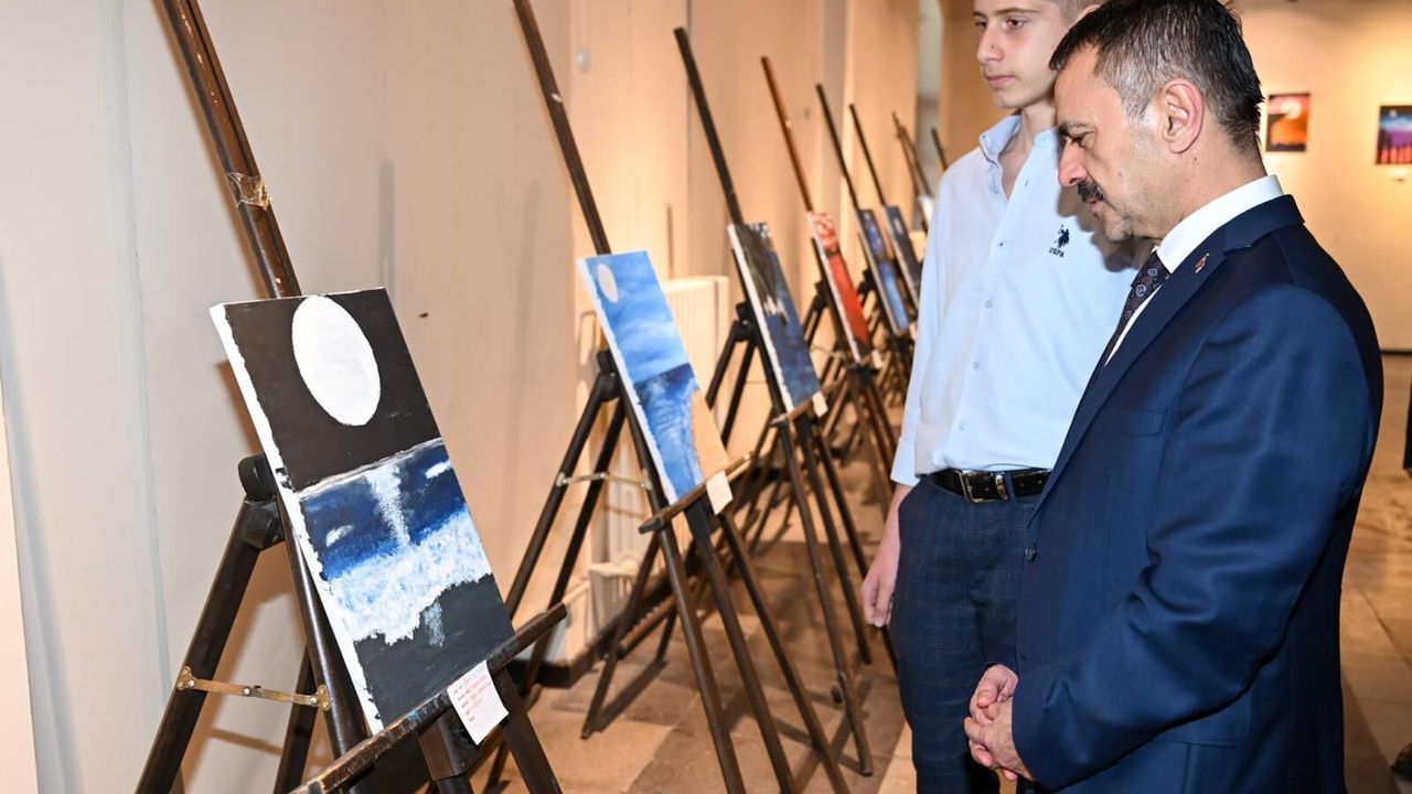 Genç Ressam Eymen Çetin’in Sergisine Vali Aktaş’tan Ziyaret