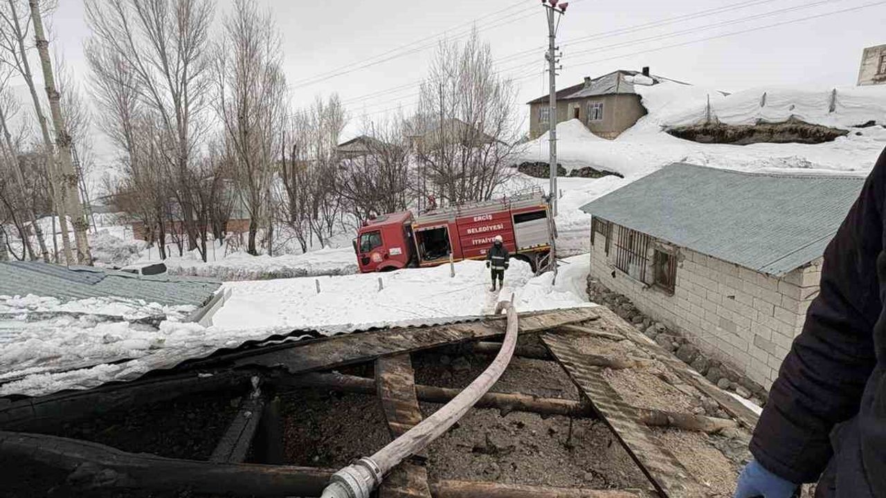 Çatı Katında Yangın: Büyük Hasar Oluştu
