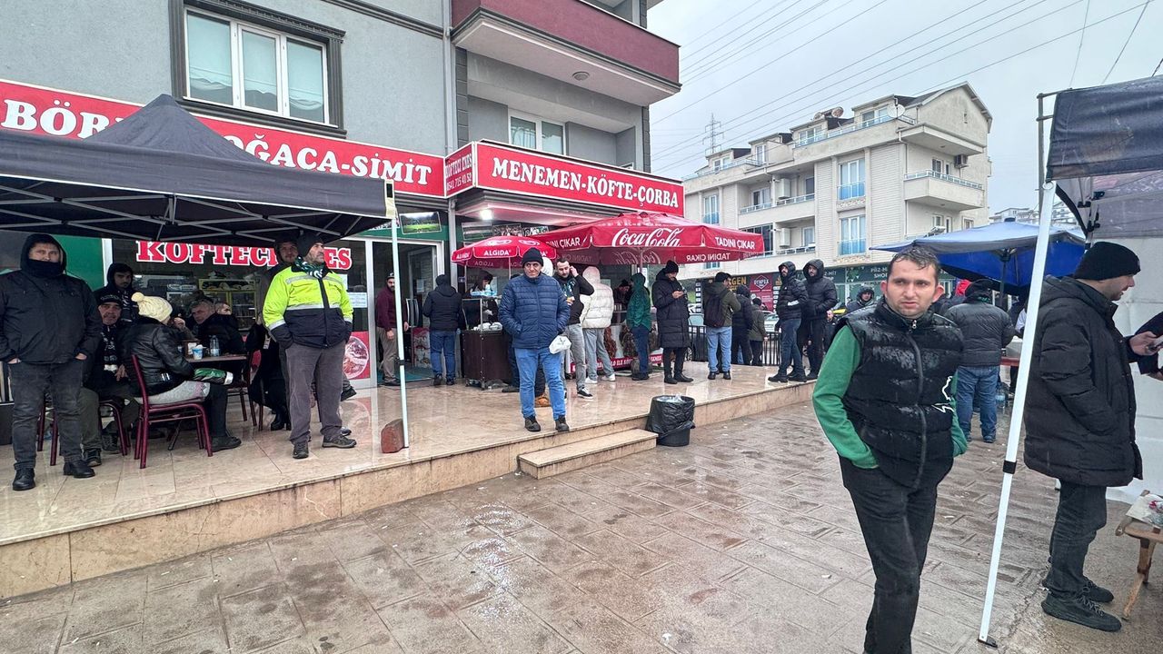Maç öncesi stadyum çevresi hareketlendi: Kocaeli’de taraftarları bekleyen lezzet durakları