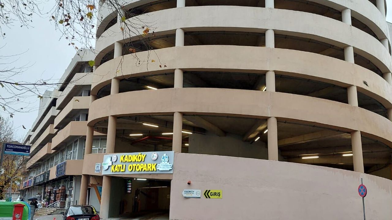 Kocaeli Adliyesi Çalışanlarından Ücretli Otopark Tepkisi