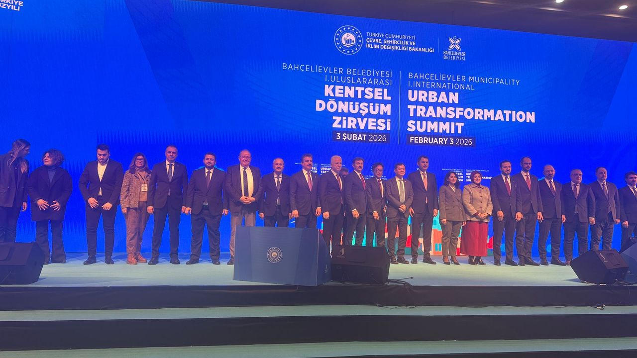 Başkan Büyükgöz, 1. Uluslararası Kentsel Dönüşüm Zirvesi’nde Yer Aldı