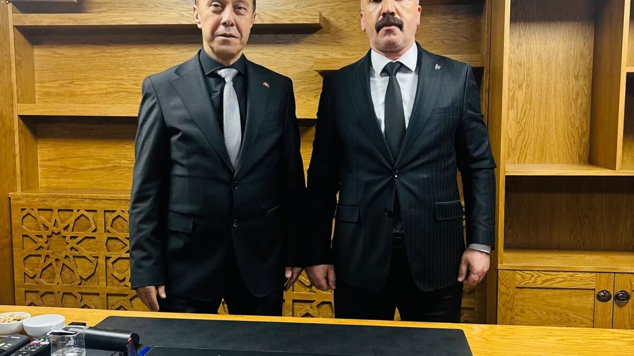 Başkan Turhan’dan Kamil Akın’a Tebrik Ziyareti