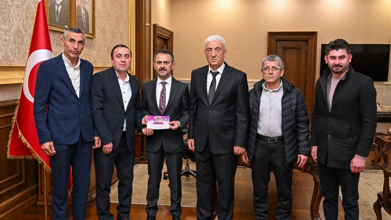 Düzyaylalılar Derneği’nden Vali Aktaş’a Hamsi Festivali daveti