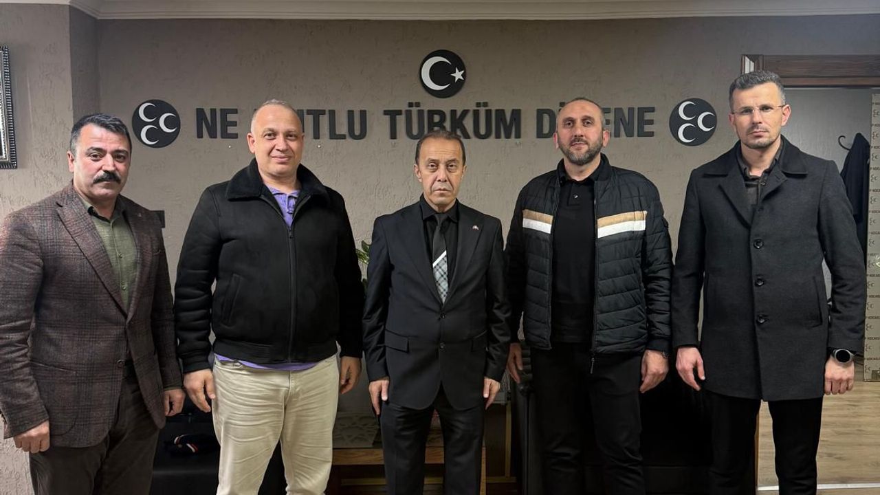 Doç. Dr. Hüseyin Fatih Sezer, MHP İl Başkanlığı görevine getirilen Kamil Akın’ı ziyaret ederek hayırlı olsun dileklerini