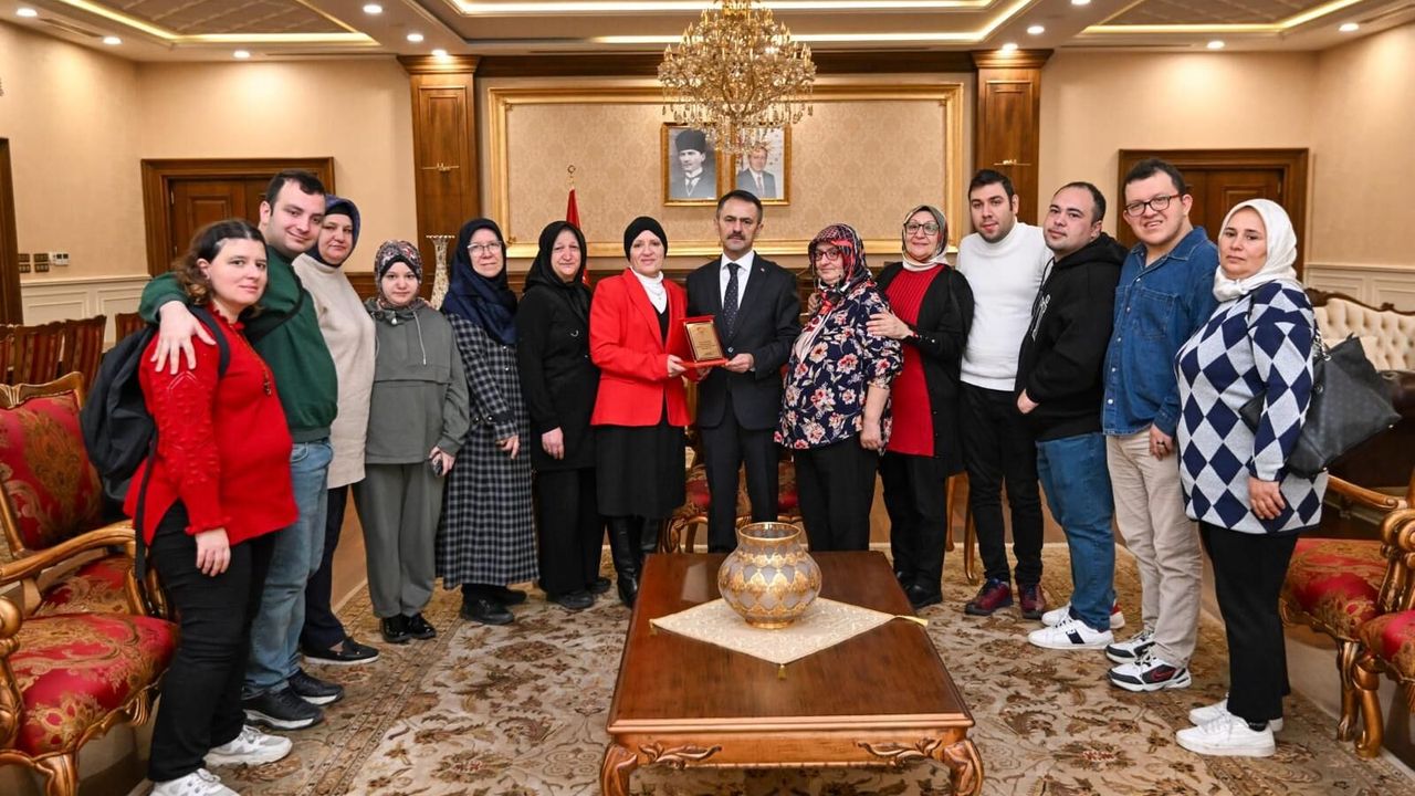 Engelli Derneklerinden Vali Aktaş’a Anlamlı Ziyaret