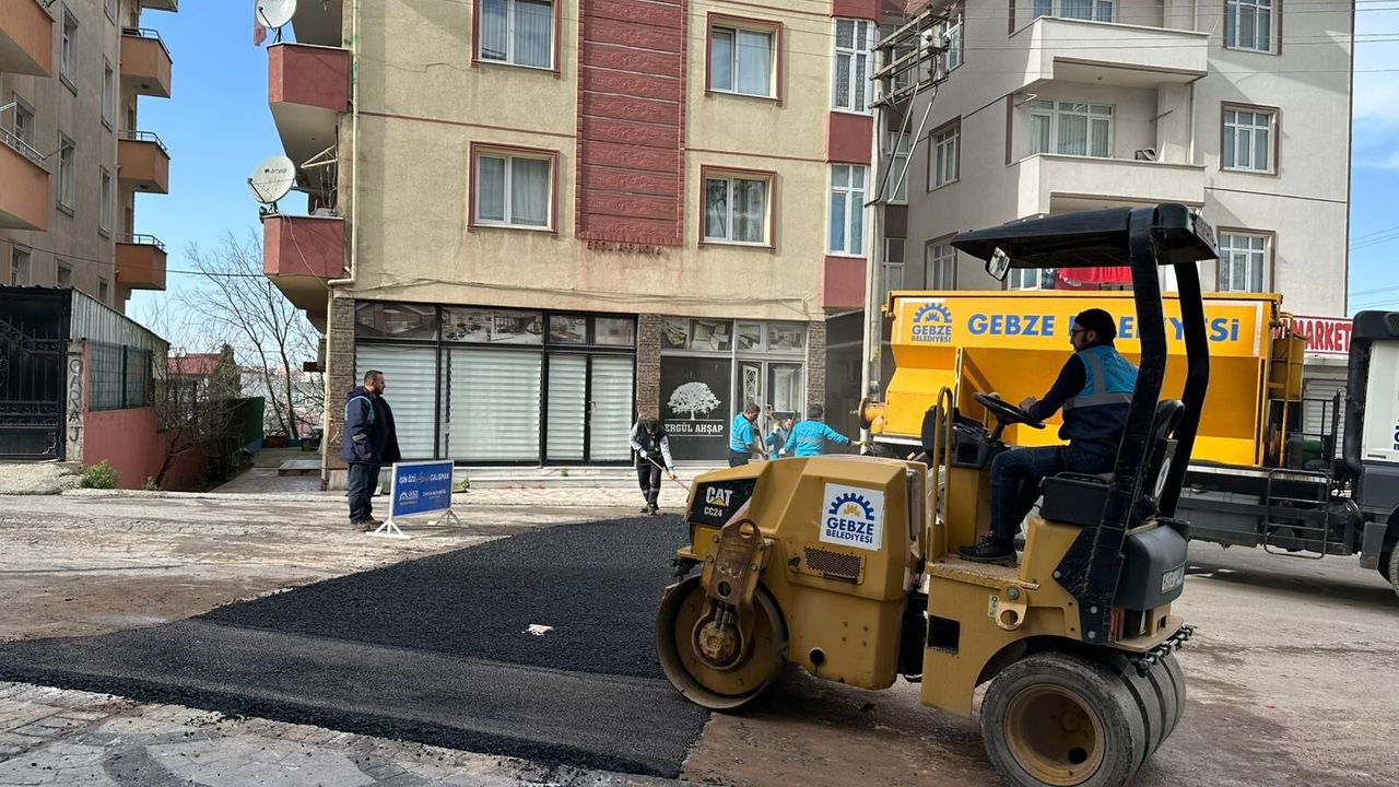 Gebze Belediyesi Asfalt Yama Çalışmalarını Sürdürüyor