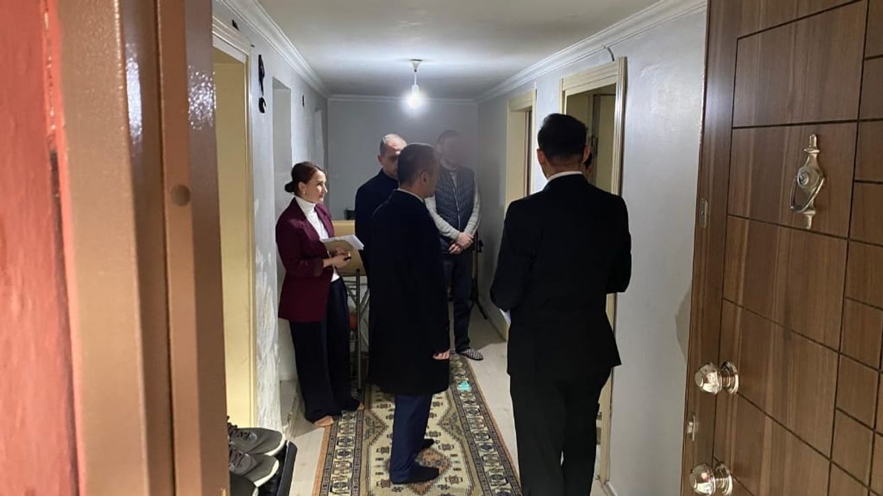 Vali İlhami Aktaş’tan İzmit’te Hane Ziyaretleri