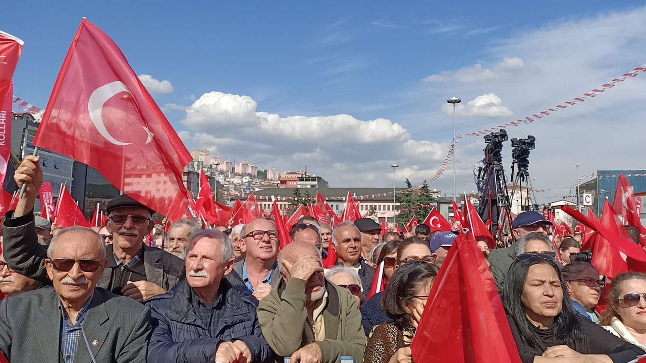 CHP Kocaeli, miting alanını tamamen doldurabildi mi?