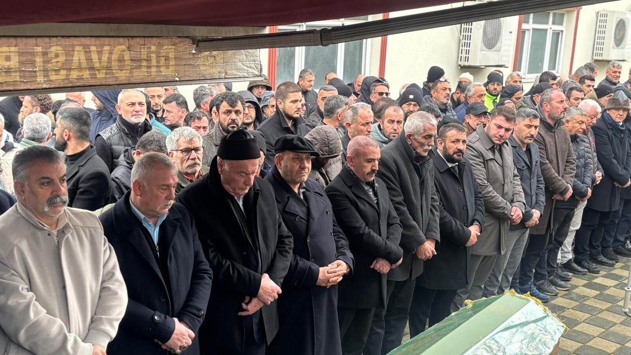 MHP Dilovası Teşkilatı, Sait Ayaz’ı Son Yolculuğuna Uğurladı