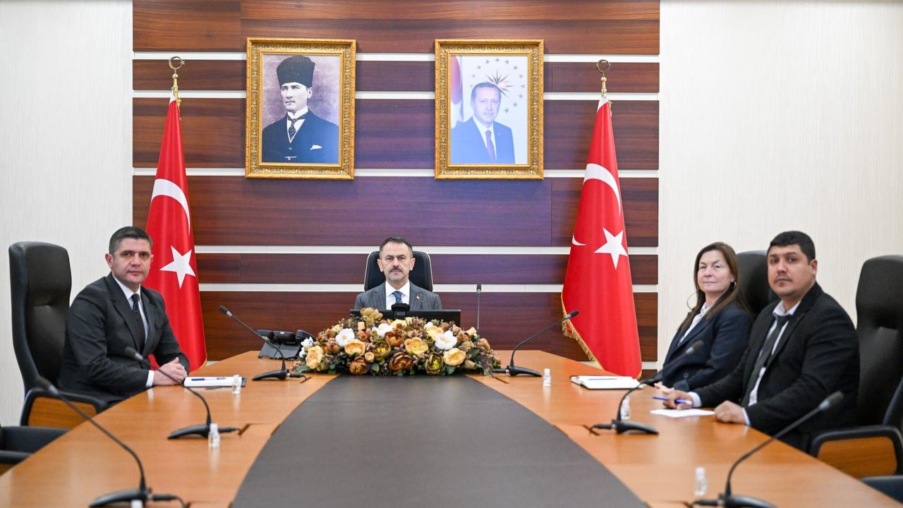 Vali İlhami Aktaş liderliğinde önemli toplantı: Roman Eylem Planı gündemde