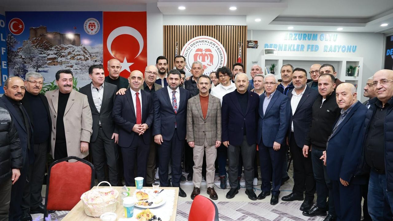 Vali Aktaş, Oltu Dernekler Federasyonu’nun Sahur Programına Katıldı