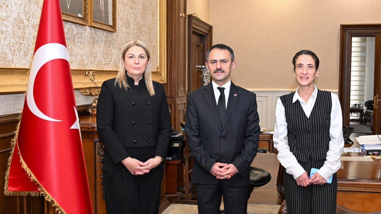 Kartepe Şehir Gazetesi’nden Vali İlhami Aktaş’a Nezaket Ziyareti