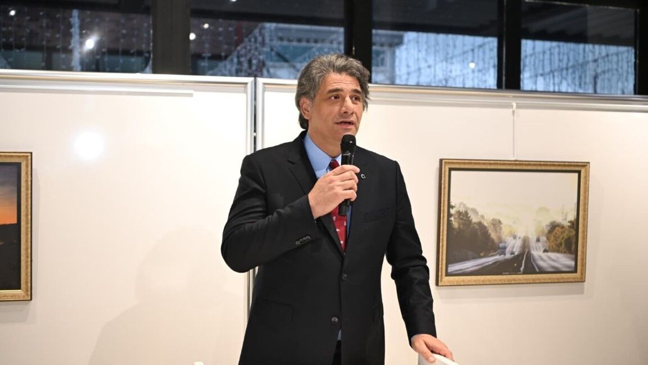 Kartepe Kent Meydanı’nda Bayram Kucaklaşması: Geleneksel Buluşmaya Yoğun İlgi