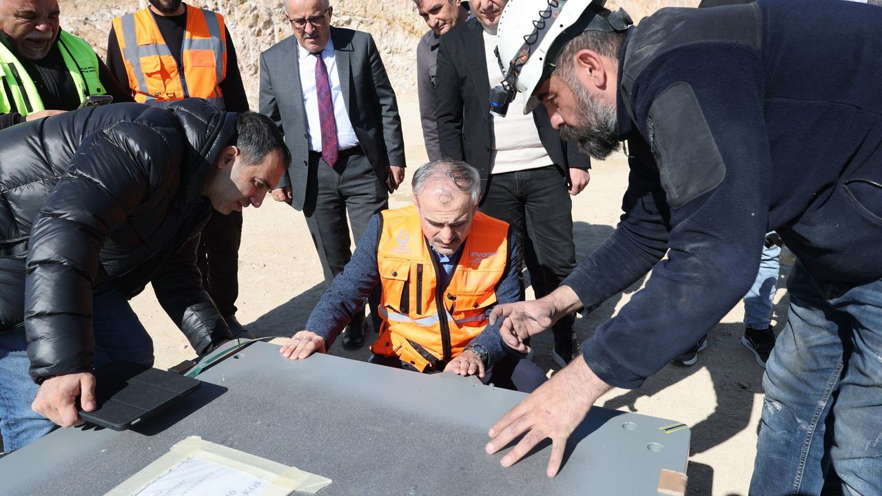 Çayırova Devlet Hastanesi’ne Deprem İzolatörleri Monte Ediliyor