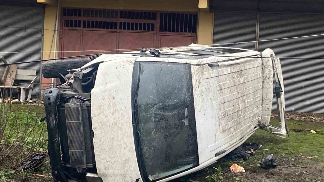 Zonguldak’ta Minibüs Devrildi: 4 Yaralı