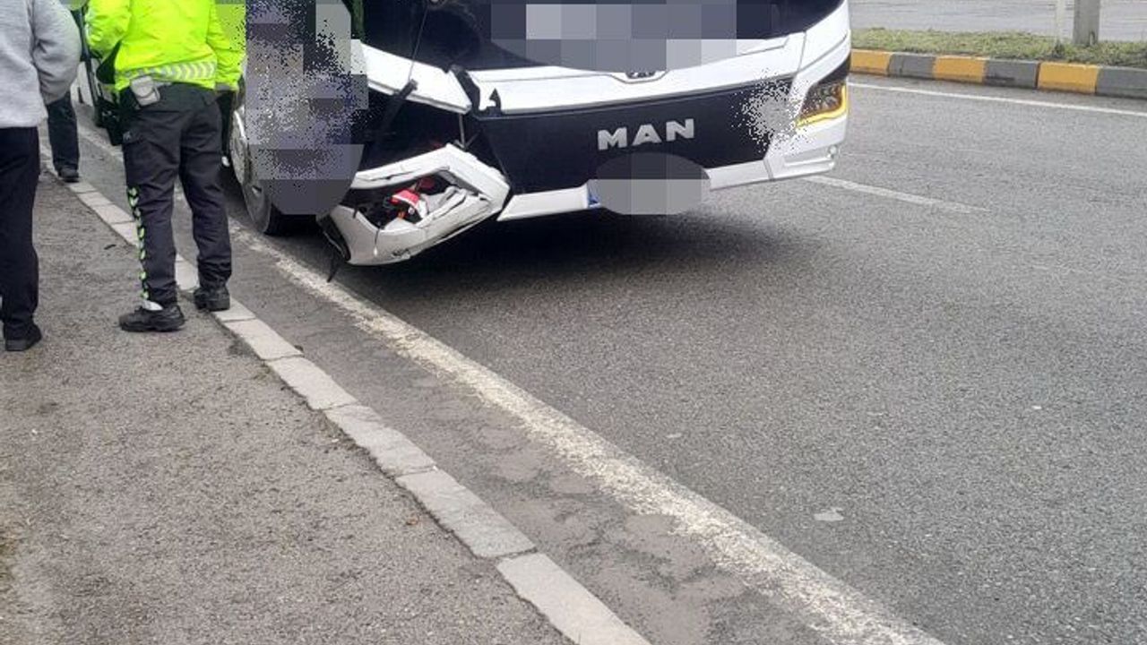 Motosikletle Otobüs Çarpıştı: 1 Ölü