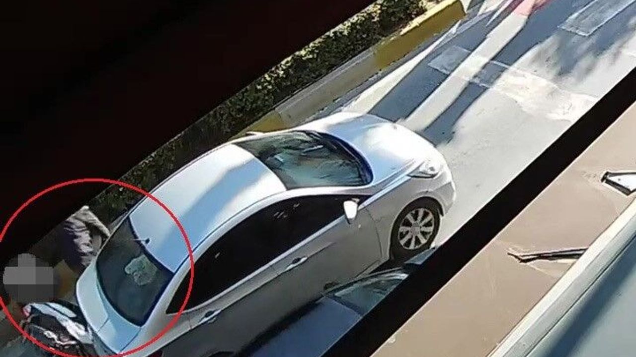 Yayaya Yol Vermek İçin Duran Otomobile Arkadan Çarptı: O Anlar Kamerada