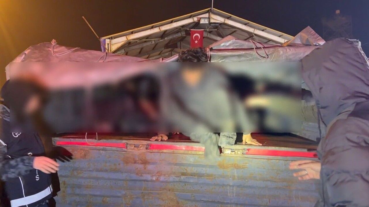Göçmen Kaçakçılığı Operasyonu: 165 Düzensiz Göçmen Yakalandı, 10 Şüpheli Tutuklandı