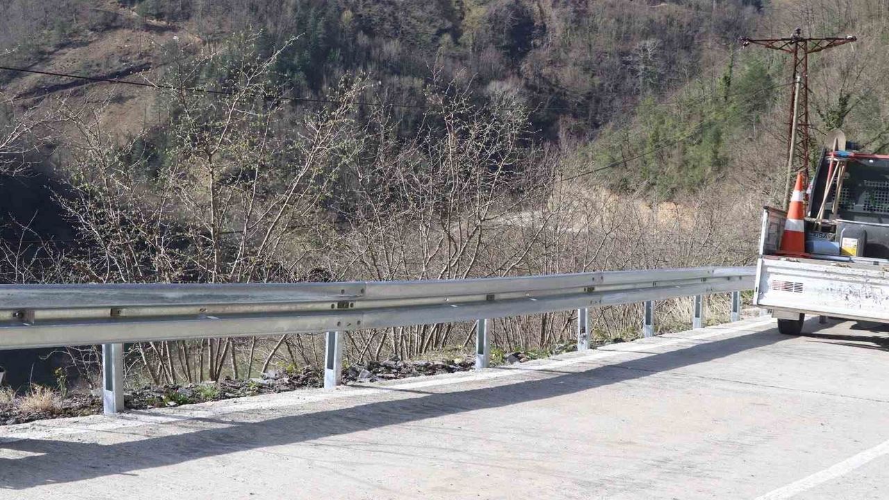 Kazaların Yaşandığı Yolda Bariyer Çalışması Başlatıldı