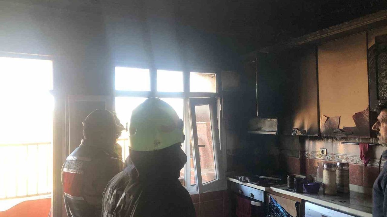 Samandağ’da Ev Yangını: Mutfaktan Yükselen Alevler Kontrol Altına Alındı