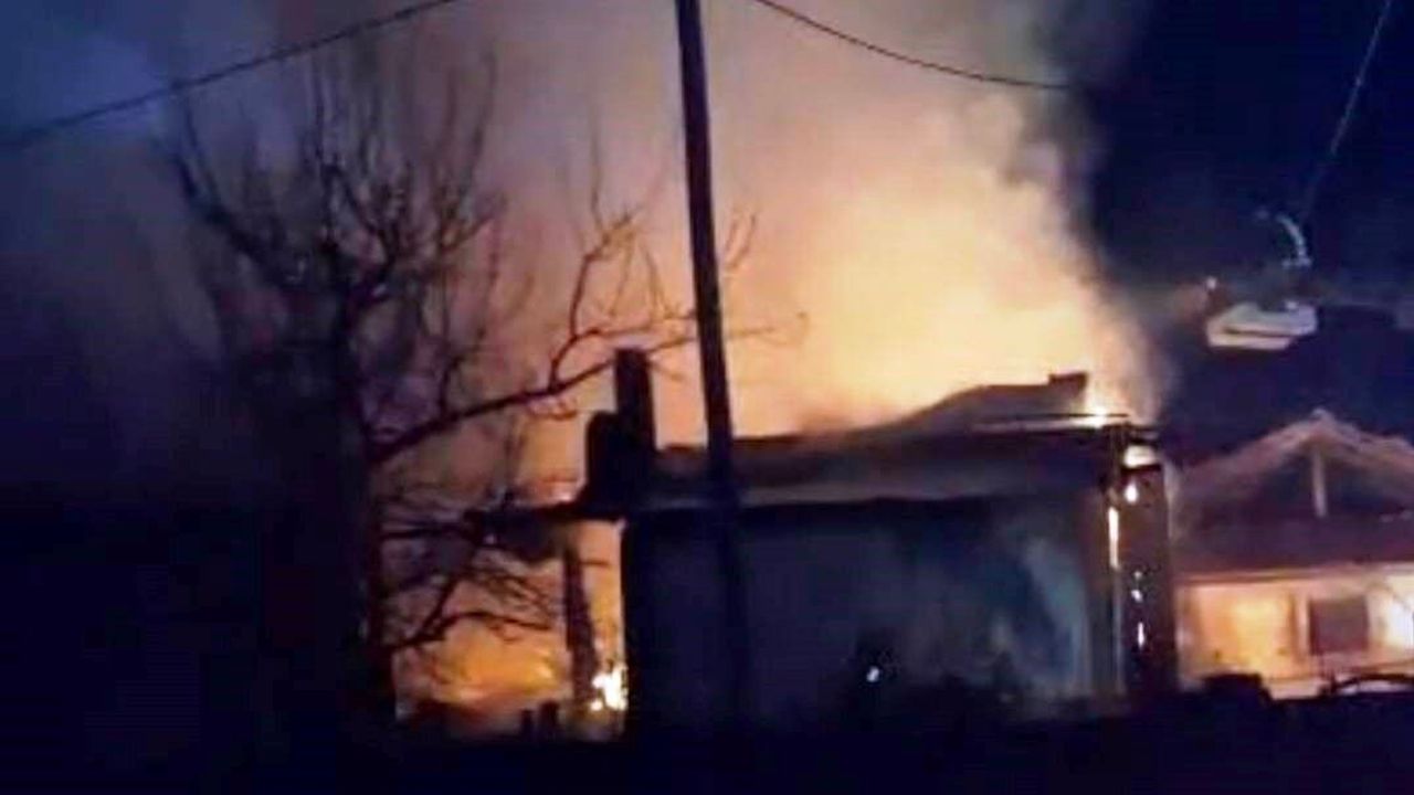 Hisarcık’ta Samanlık Yangını Evi Küle Çevirdi