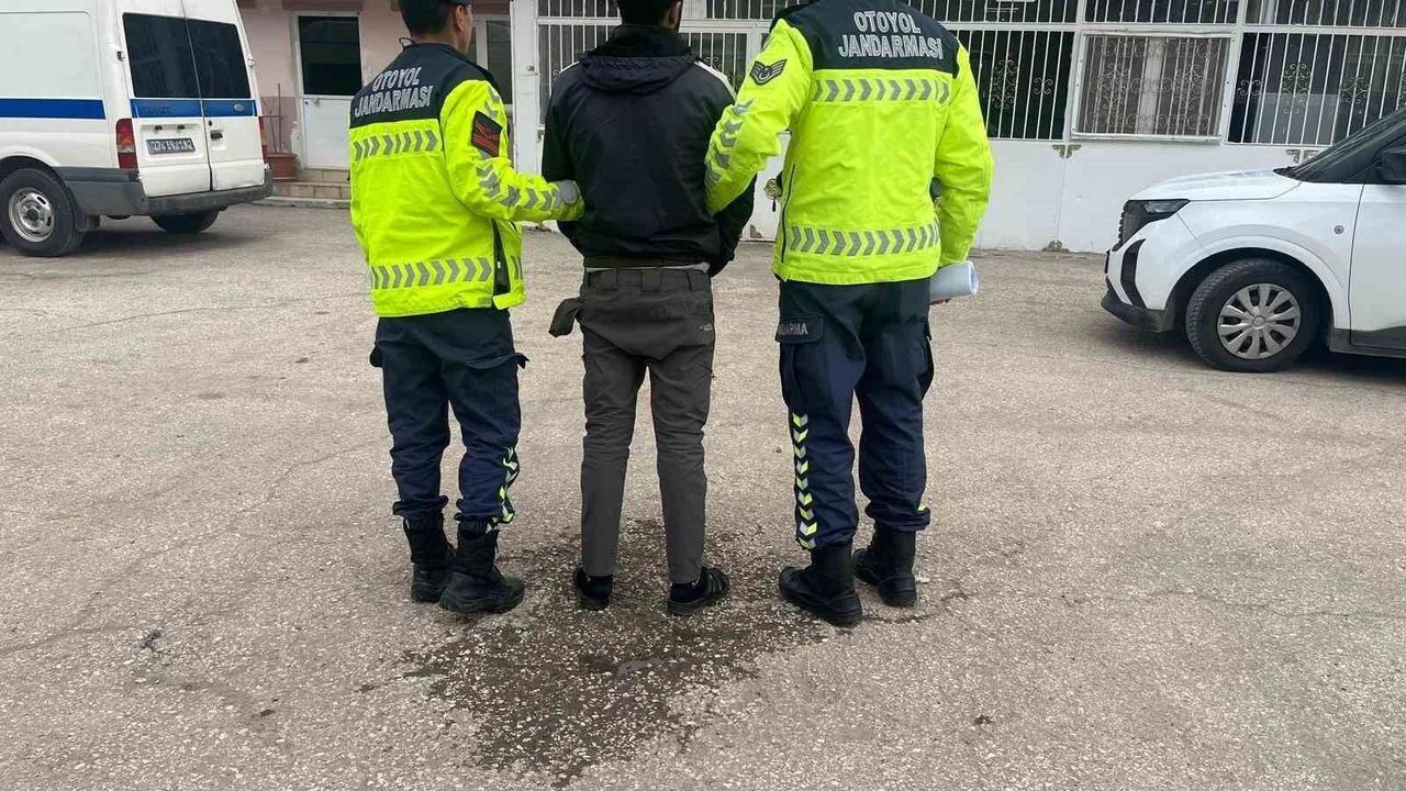 11 Düzensiz Göçmen Yakalandı: 2 Organizatör Tutuklandı