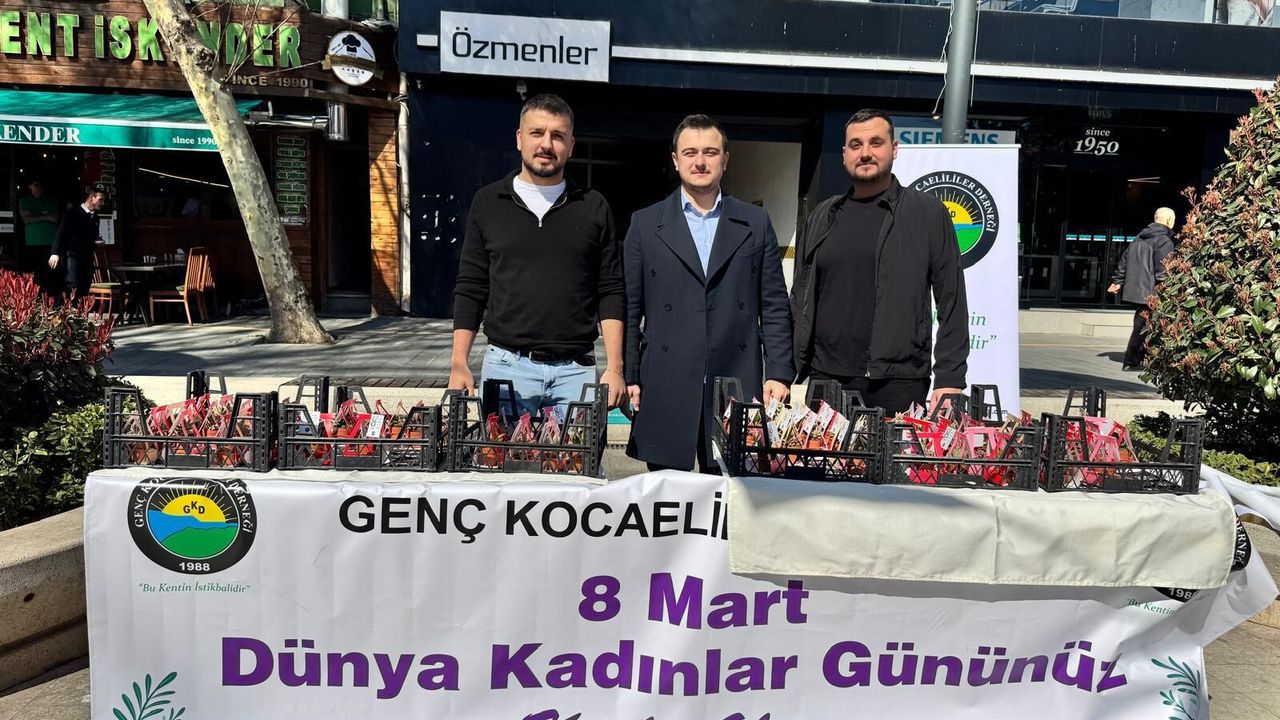 GKD’den 8 Mart’ta Kadınlara Çiçek Jesti