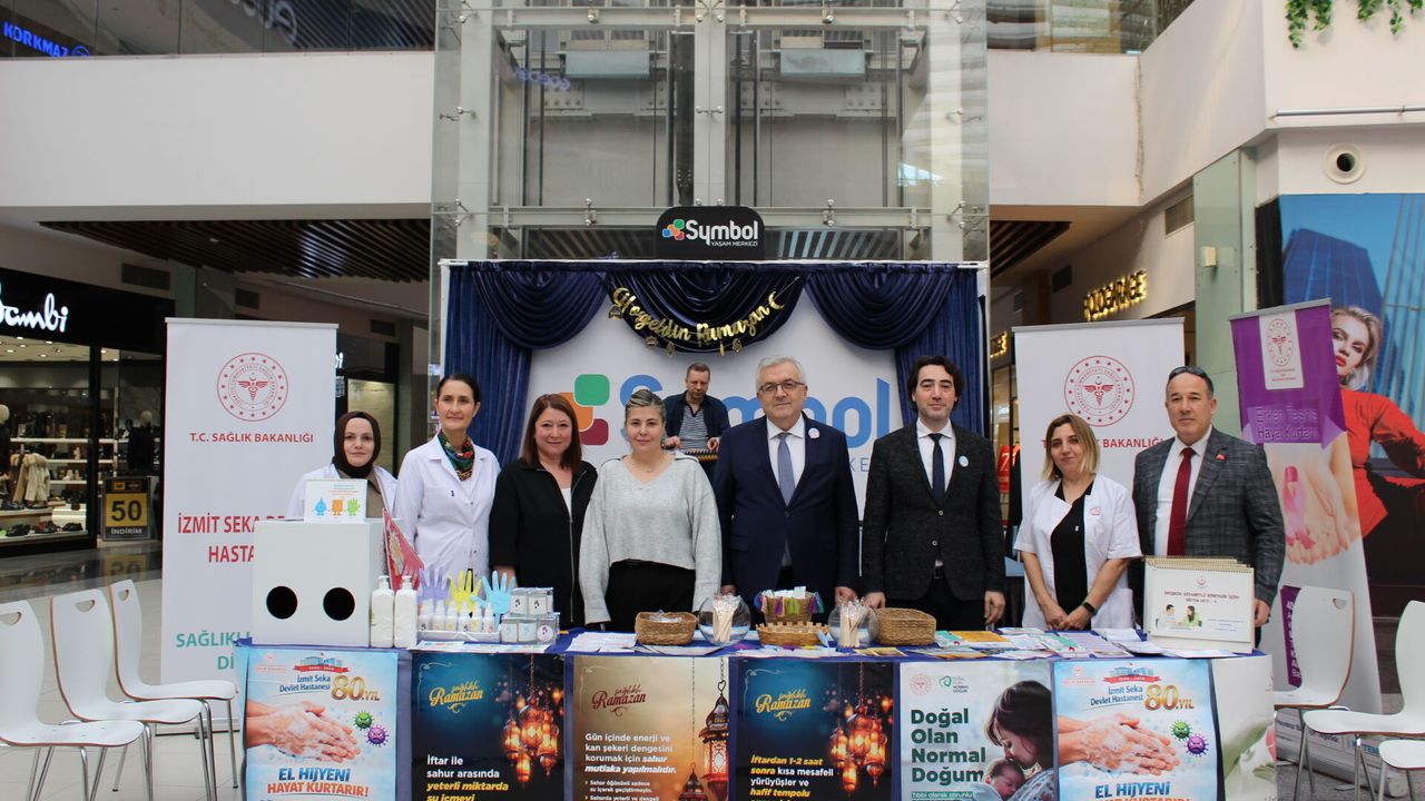 İzmit Seka Devlet Hastanesi’nden “Ramazanda Sağlık Programı” Standı