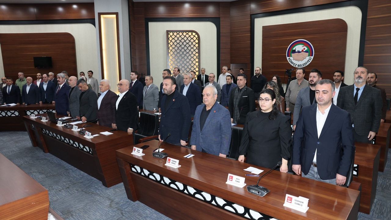 Körfez’de Yarımca Amfi Tiyatro Onarılacak, Belediye Araç Filosu Yenileniyor