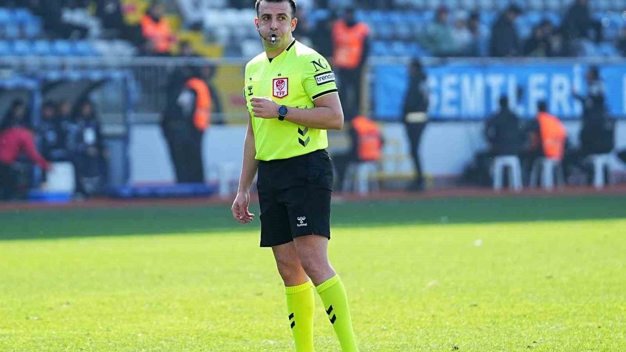 Beşiktaş - Galatasaray derbisinin VAR'ı Ömer Faruk Turtay oldu