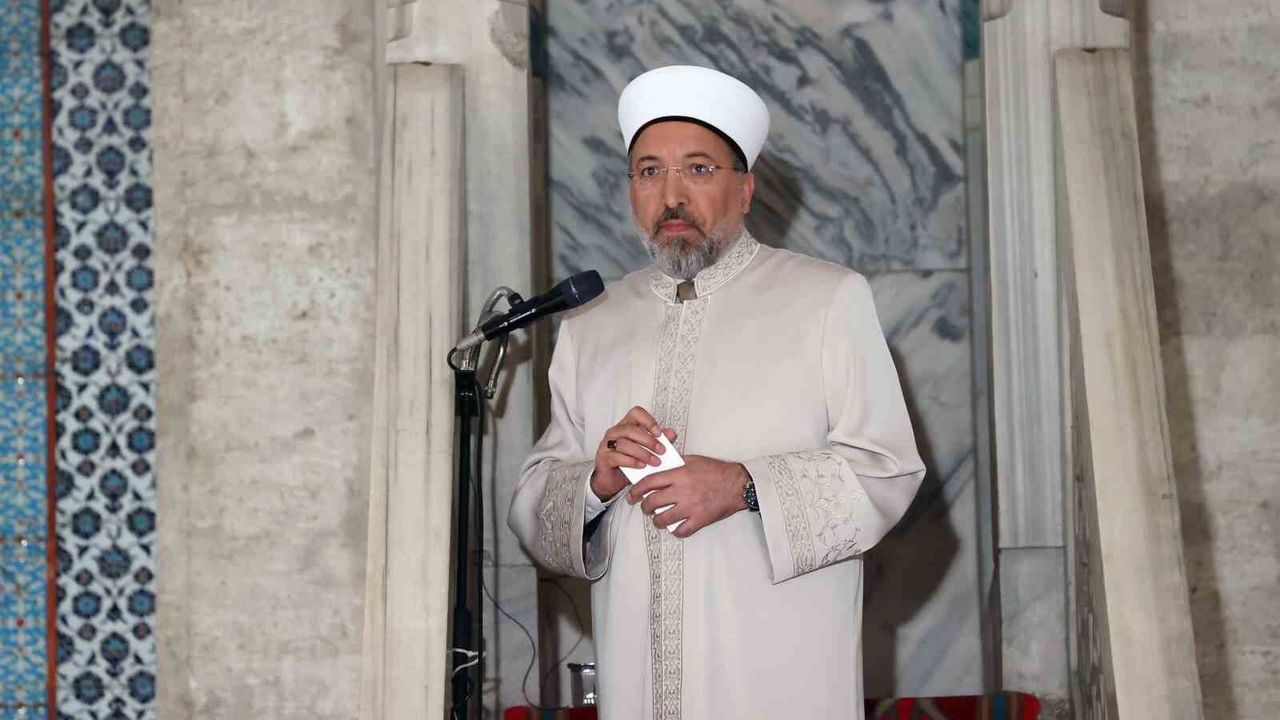 Diyanet İşleri Başkanı Arpaguş, Süleymaniye Camii'nde hutbe okudu